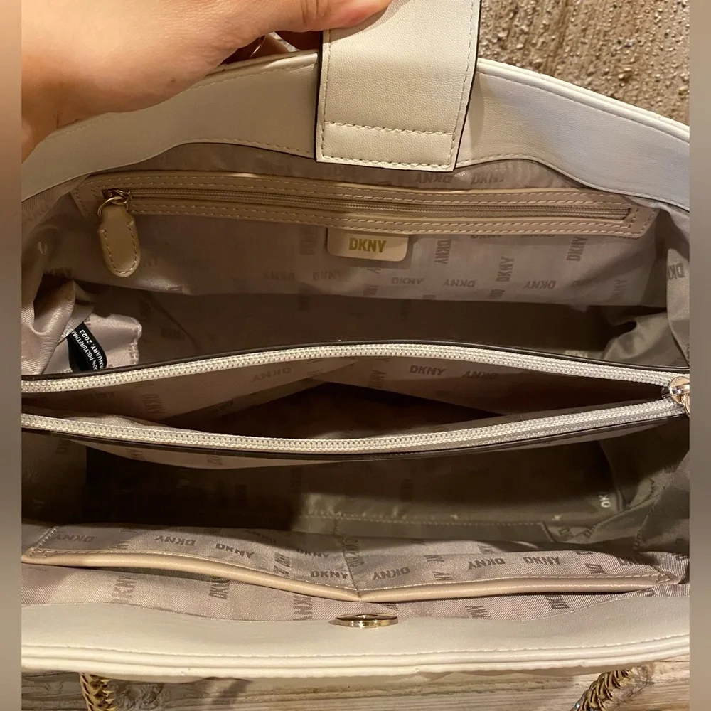 NWOT DKNY Medium Veronica Cream Quilted Satchel Shoulder Bag Gold-Tone Chain - Picture 12 of 16